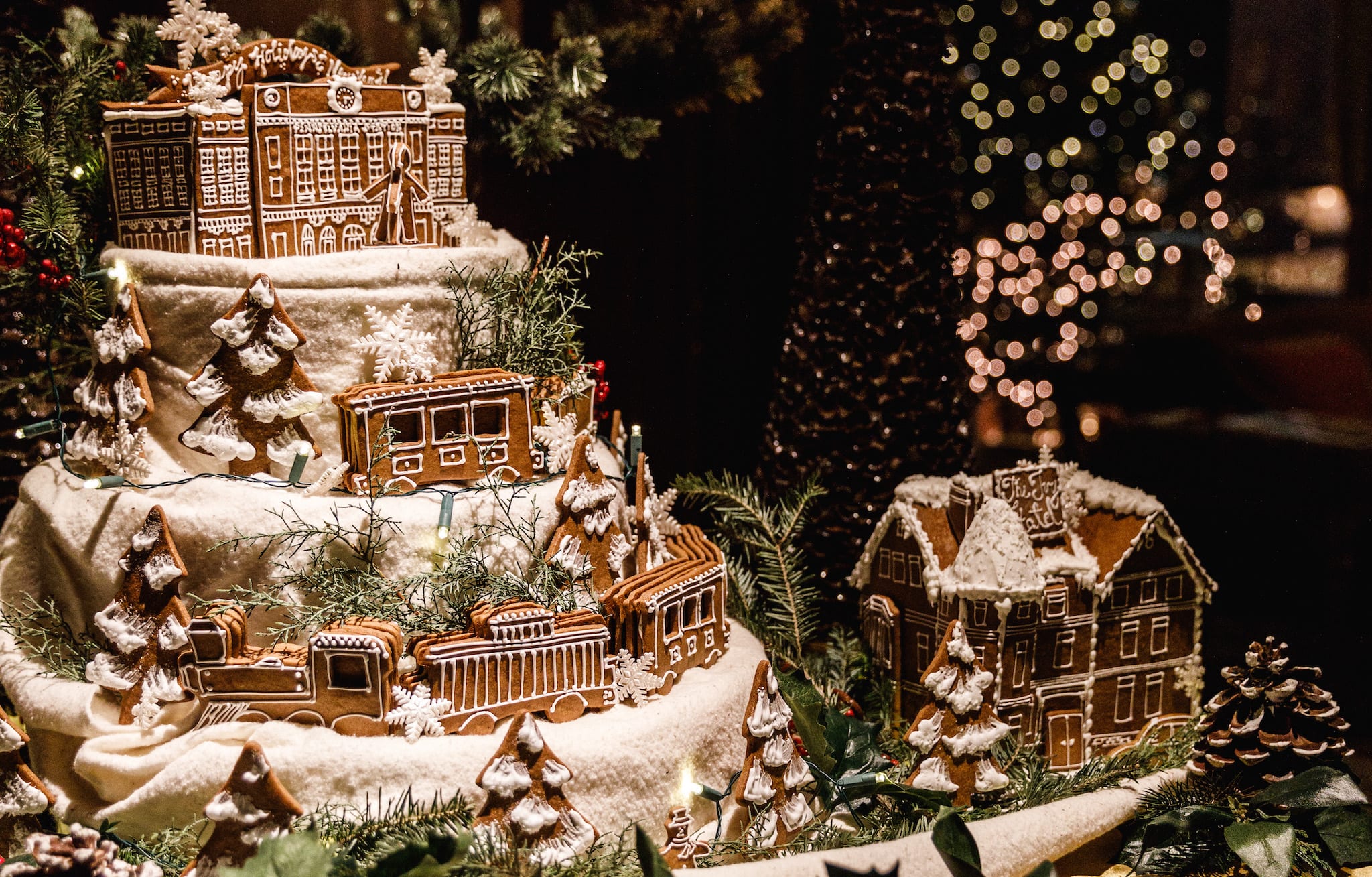 Gingerbread display of Baltimore's Penn Station and The Ivy Hotel on a table.